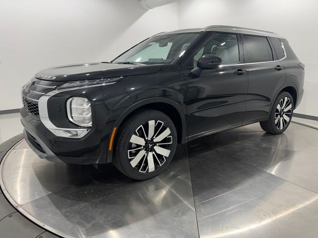 2025 Mitsubishi Outlander SEL Platinum Edition's photo