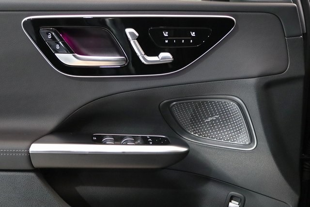 2025 Mercedes Benz C 300 4MATIC photo 4
