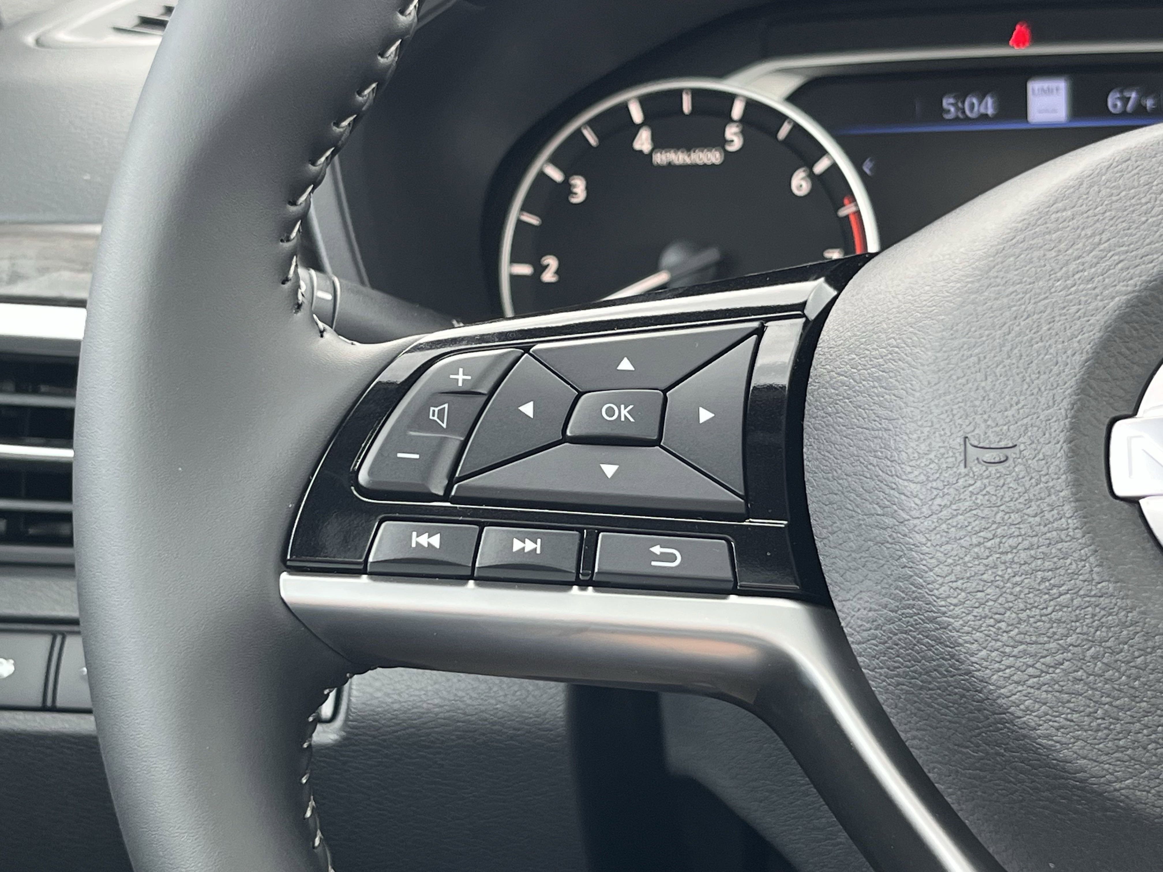2025 Nissan Altima SV photo 3