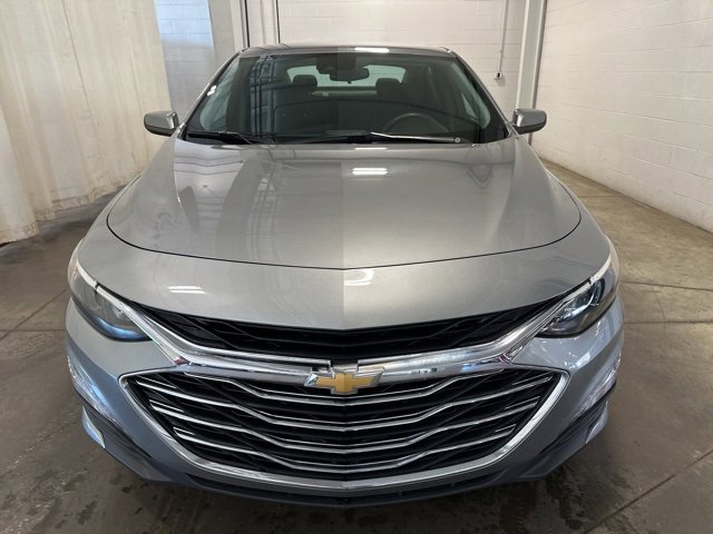 2023 Chevrolet Malibu 1LT photo 2
