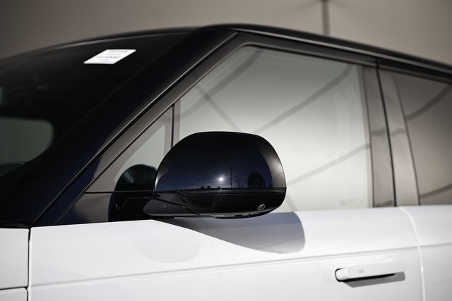 2025 Land Rover Range Rover Sport SE photo 4