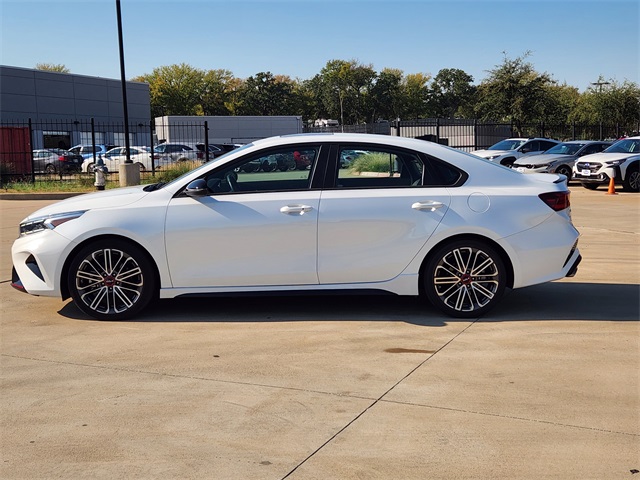 2023 Kia Forte GT photo 4
