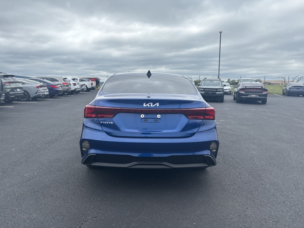 2023 Kia Forte LXS photo 2