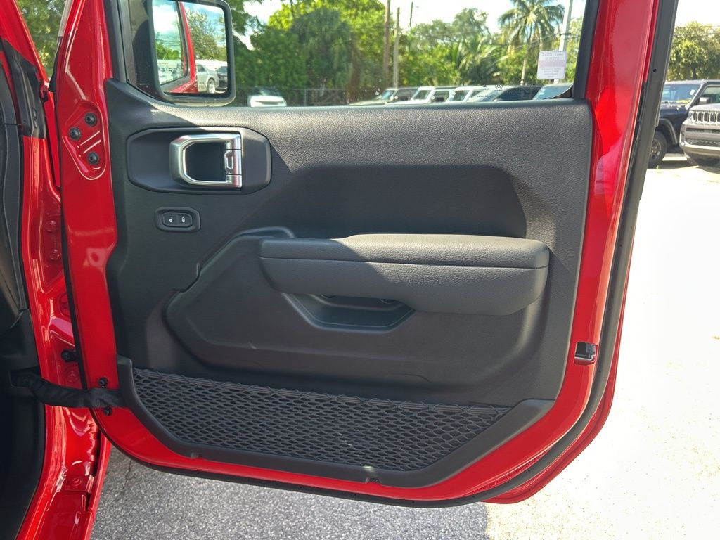 2025 Jeep Gladiator Sport photo 25