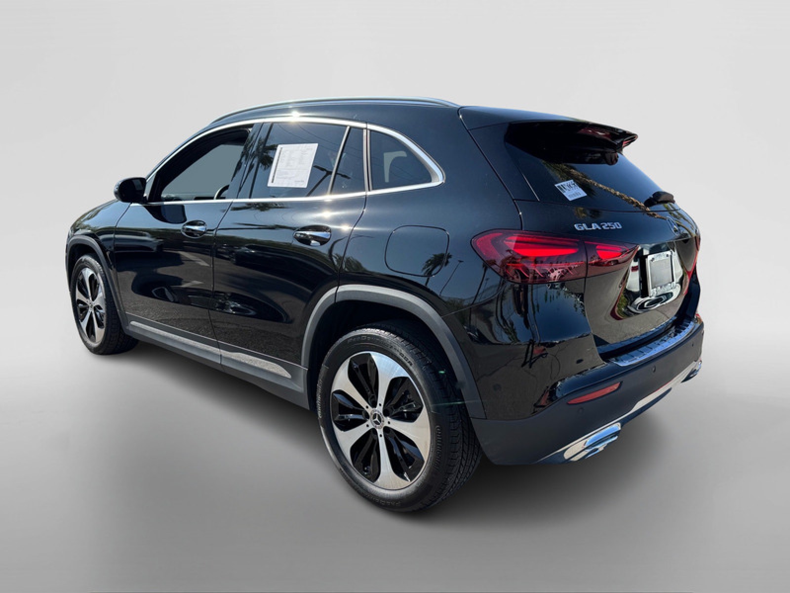 Certified Used 2025 Night Black Mercedes-Benz GLA 250 image 3