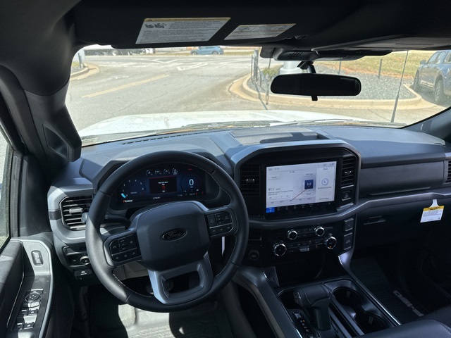 2025 Ford F-150 XLT photo 17
