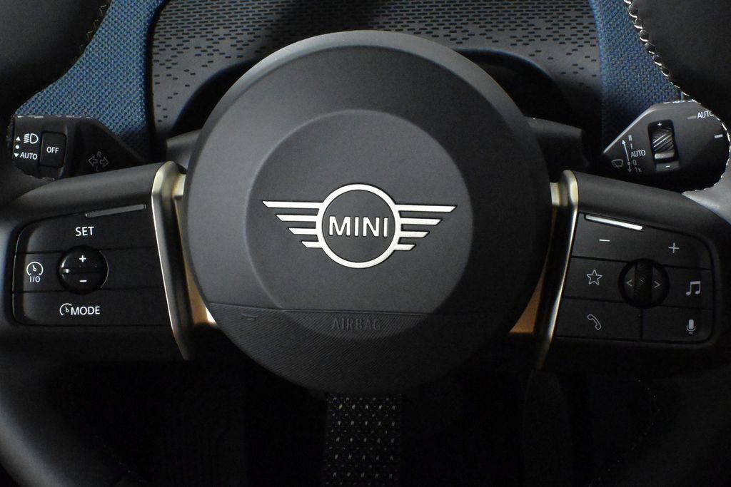 2025 Mini Countryman S ALL4 photo 17