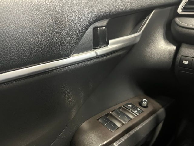 2023 Toyota Camry SE photo 11