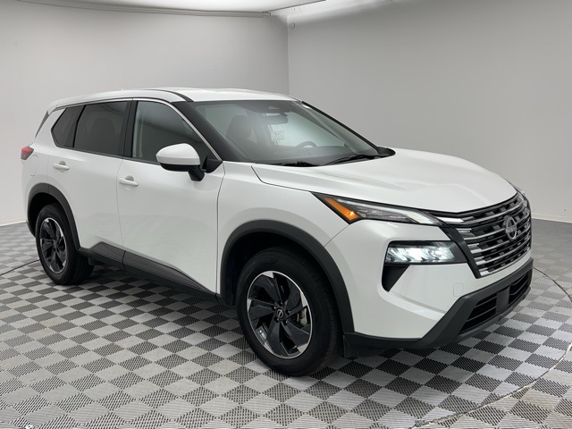 2024 Nissan Rogue SV photo 3