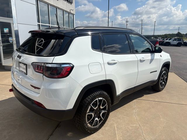 2024 Jeep Compass Trailhawk photo 4