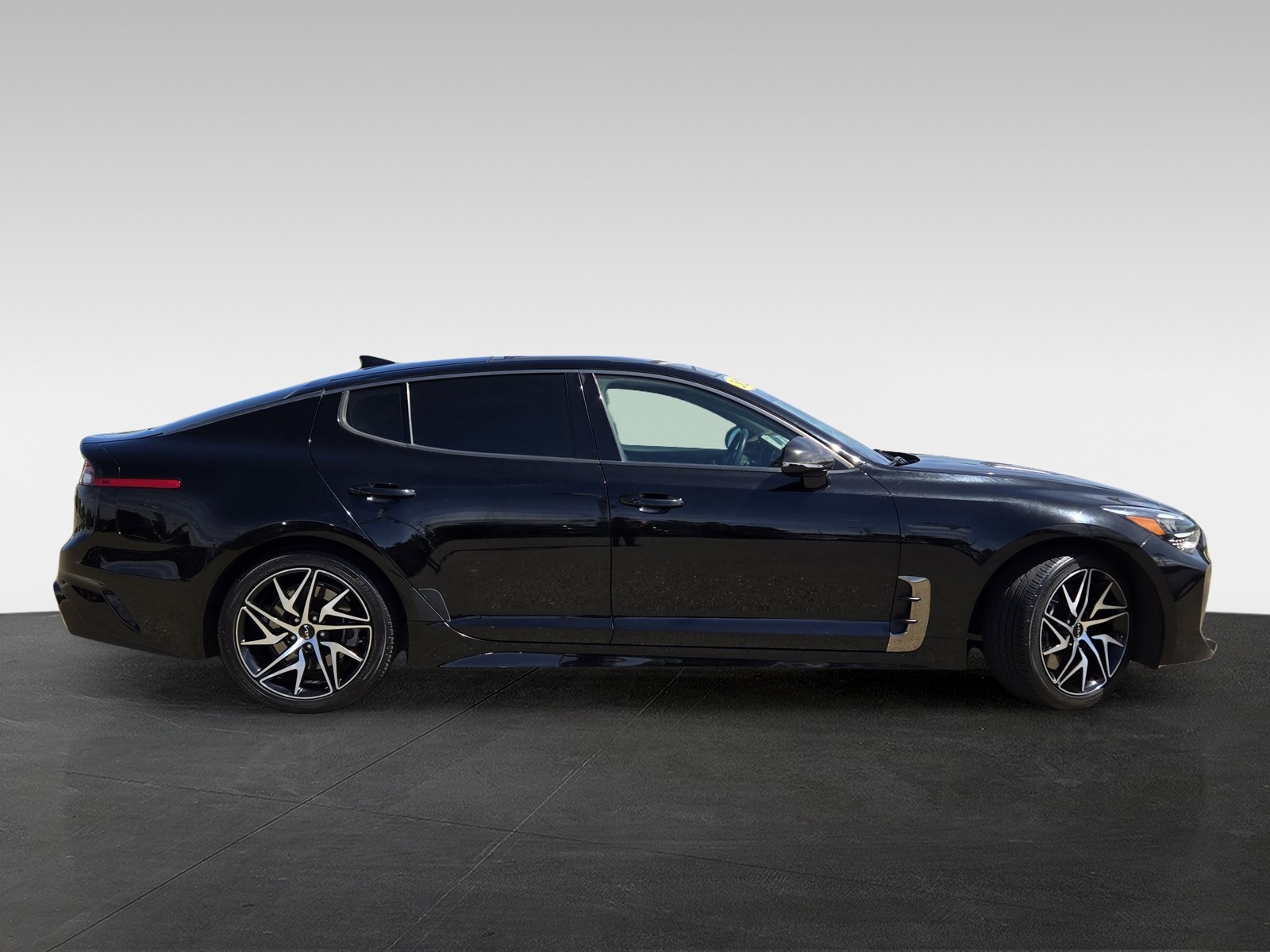 2022 Kia Stinger GT-Line photo 4
