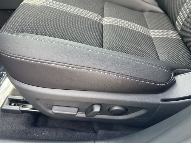 2025 Mazda CX-50 2.5 S Preferred photo 29