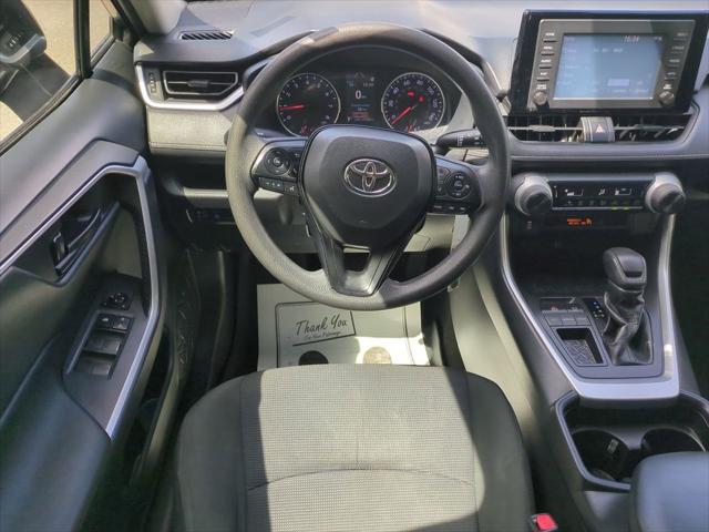2019 Toyota RAV4 LE photo 14