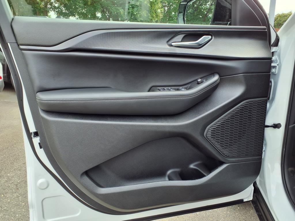 2025 Jeep Grand Cherokee Altitude X photo 4