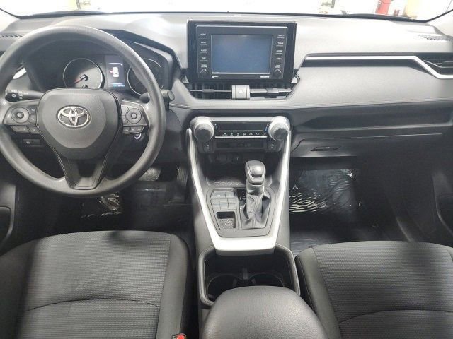 2022 Toyota RAV4 LE photo 2