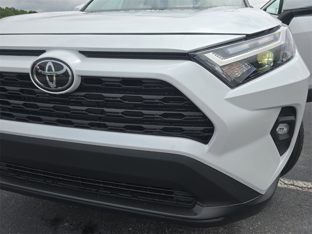 2025 Toyota RAV4 XLE Premium photo 31