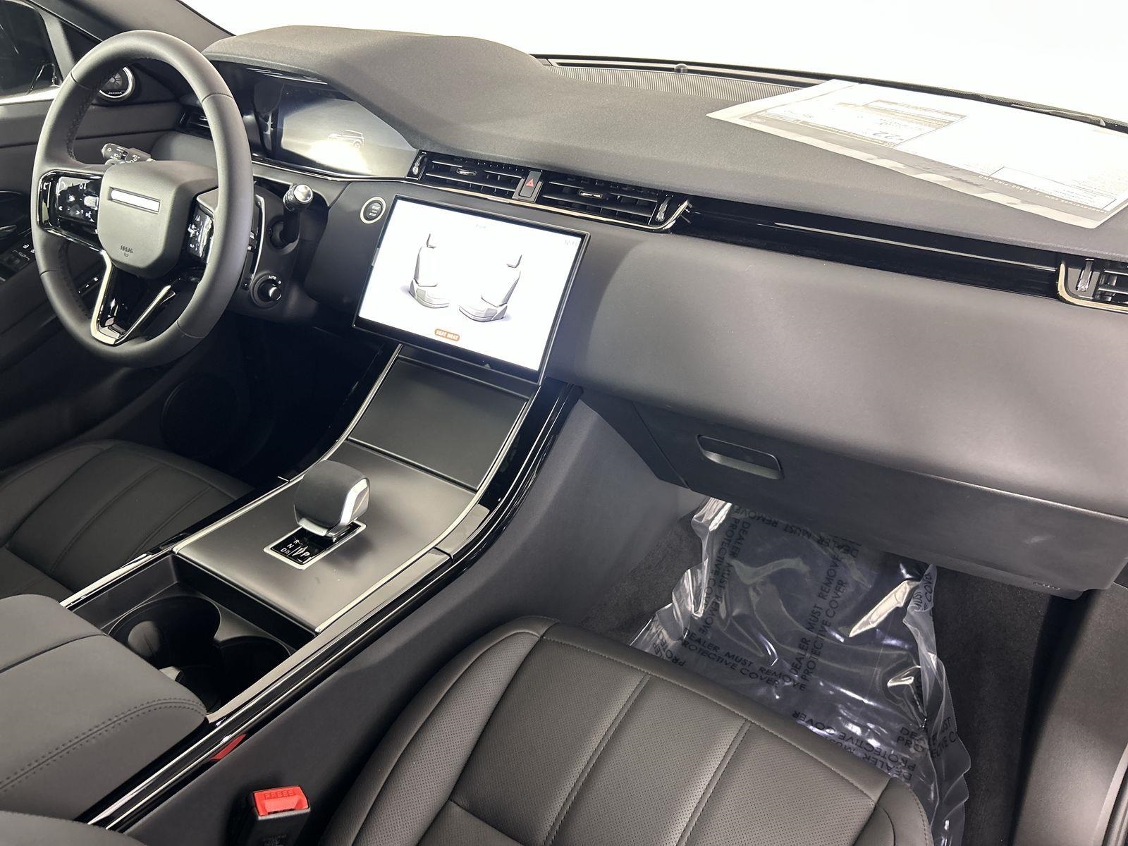 2026 Land Rover Range Rover Evoque S photo 31