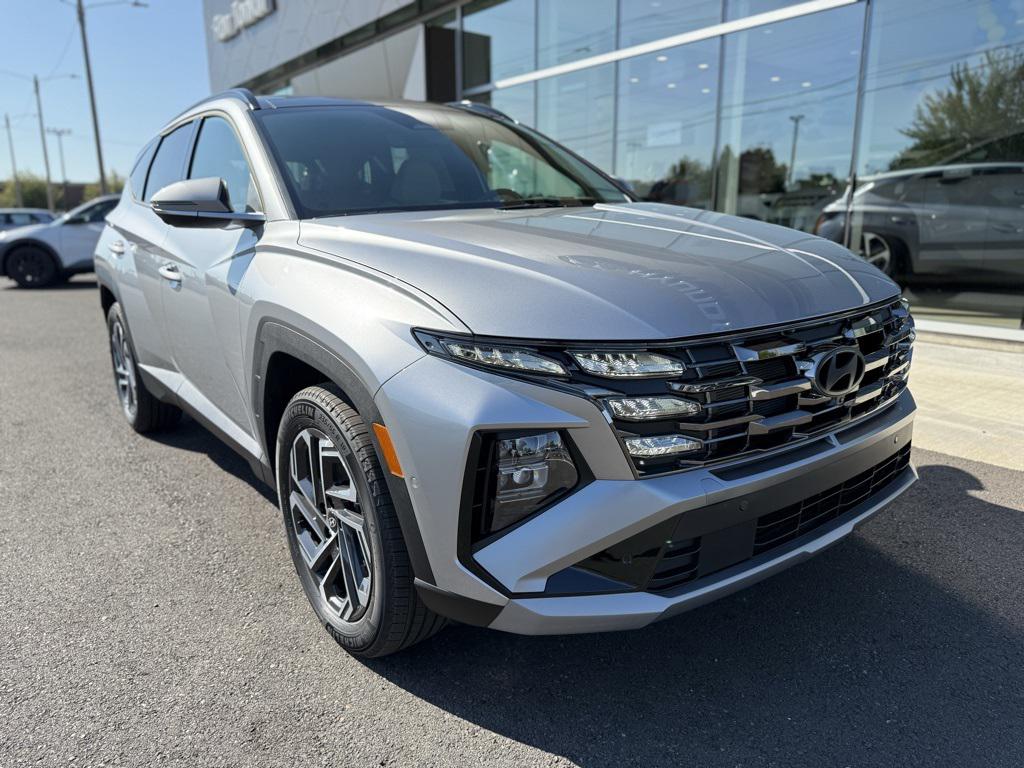 2025 Hyundai Tucson Hybrid Limited photo 3