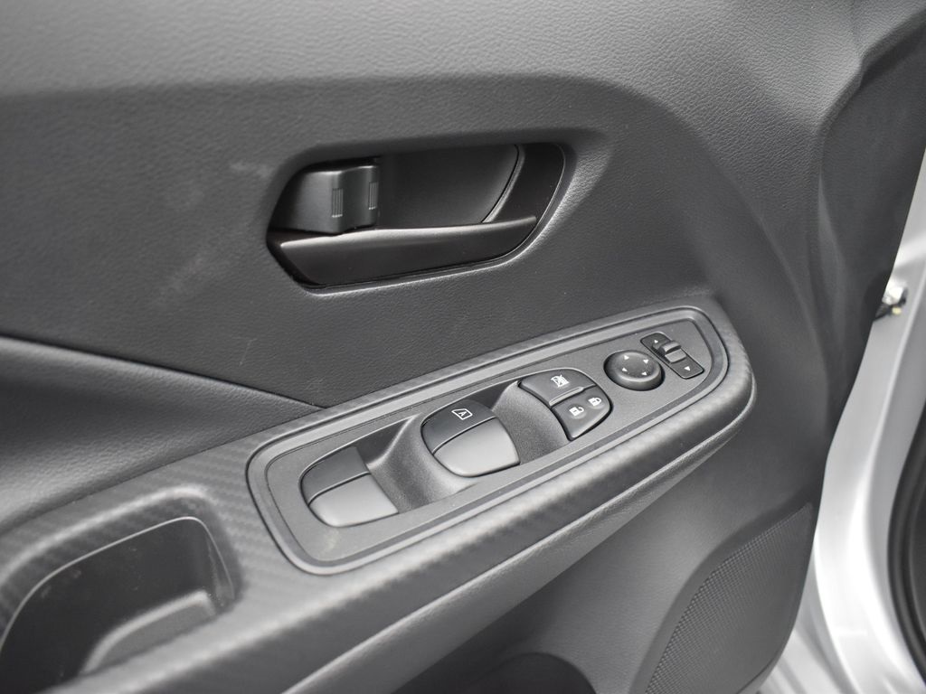2025 Nissan Versa 1.6 S photo 25