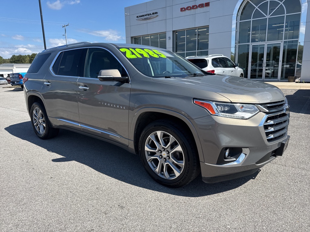 2018 Chevrolet Traverse Premier photo 2