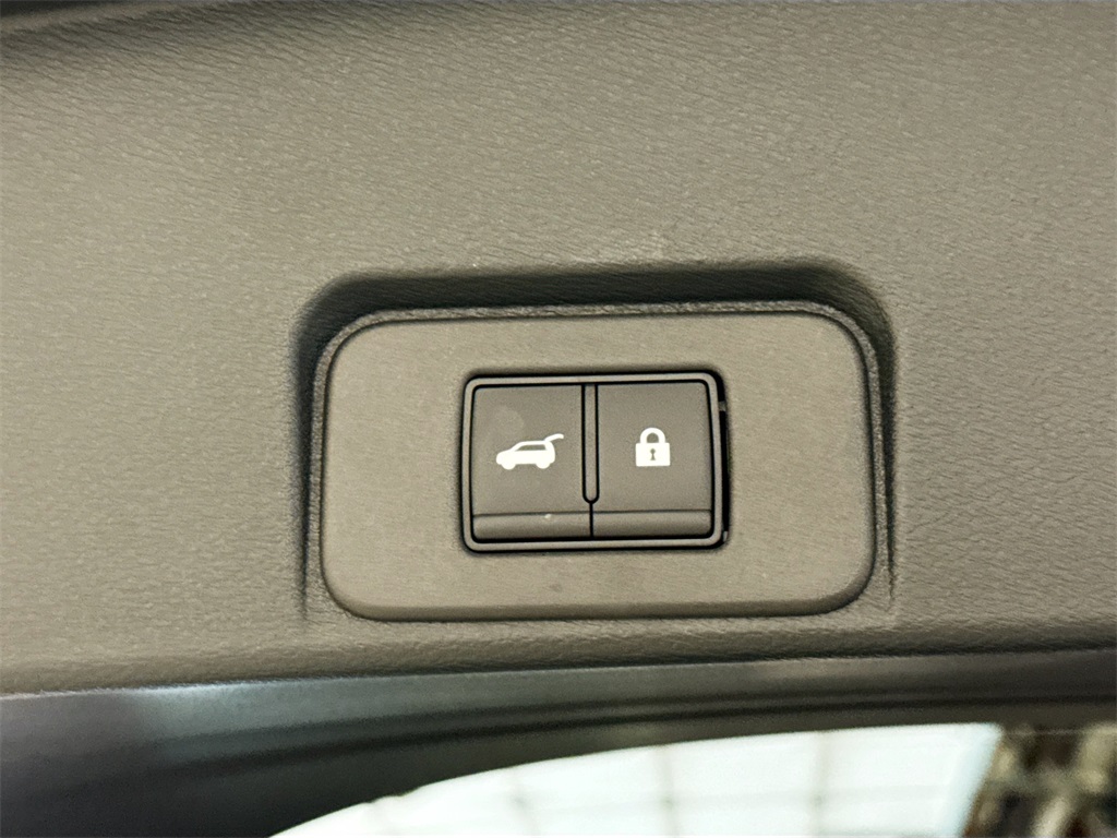2026 Nissan Rogue Platinum photo 17
