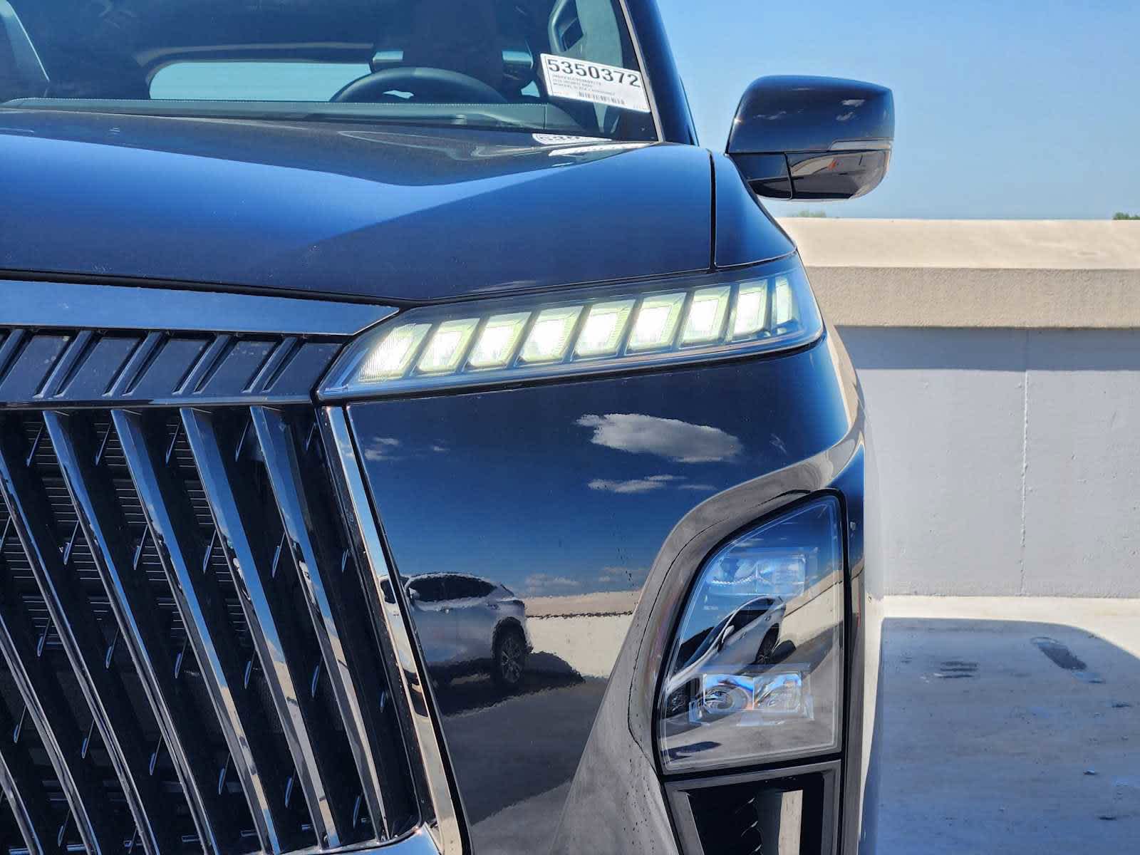 2025 Infiniti QX80 photo 5