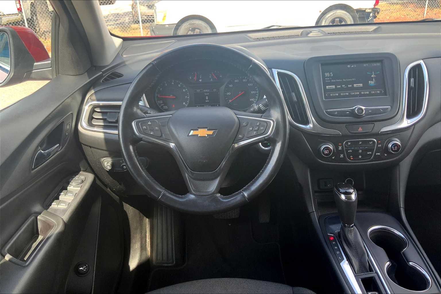 2018 Chevrolet Equinox LT photo 5