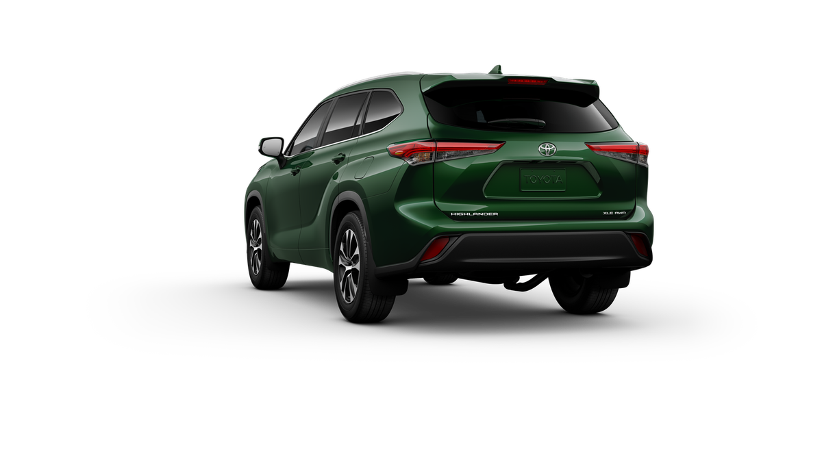 2025 Toyota Highlander XLE photo 2