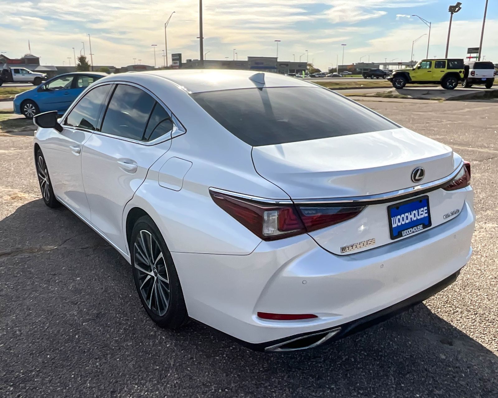 2023 Lexus ES 350 photo 7