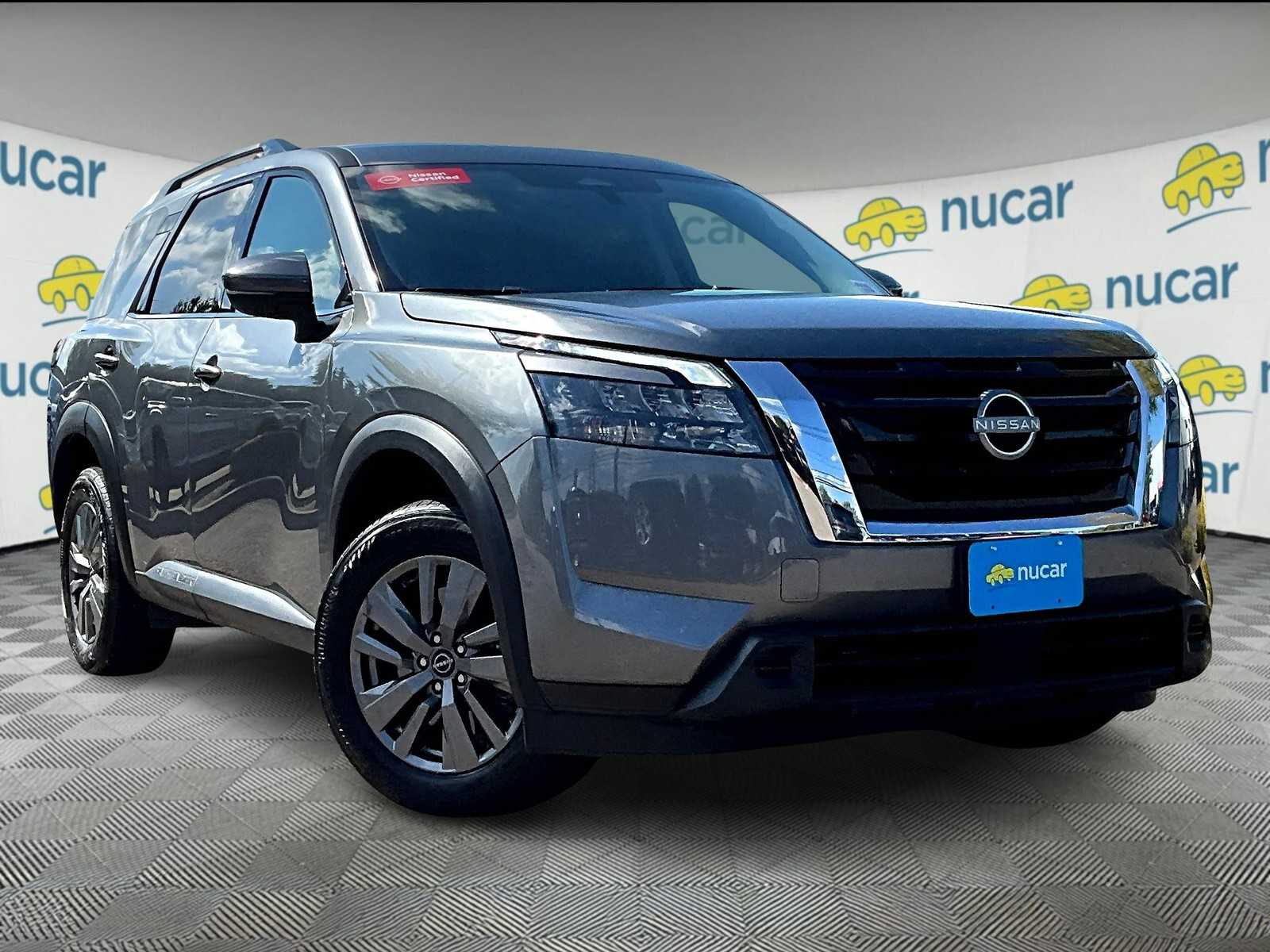 2025 Nissan Pathfinder SV's photo