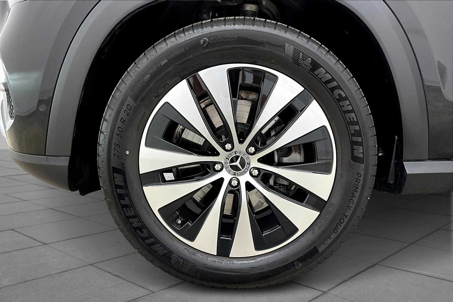 2025 Mercedes Benz GLE 350 4MATIC photo 3