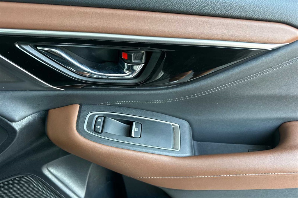 2022 Subaru Outback Touring XT photo 19