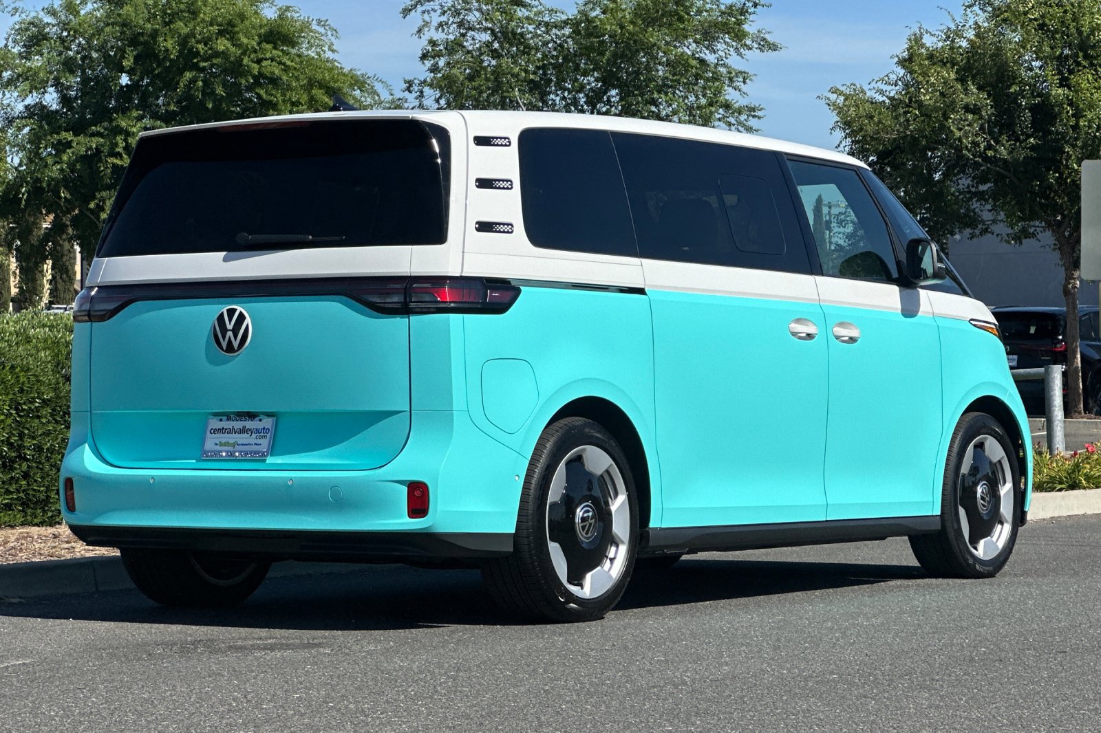 2025 Volkswagen ID. Buzz Pro S photo 4
