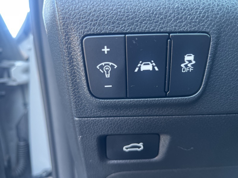 2022 Kia K5 GT-Line photo 11