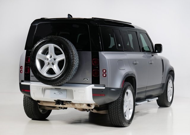 2023 Land Rover Defender 110 SE photo 2