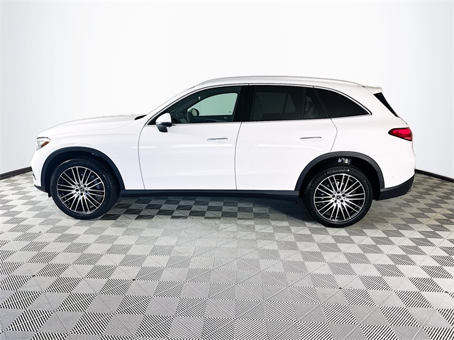 2026 Mercedes Benz GLC 300 photo 2