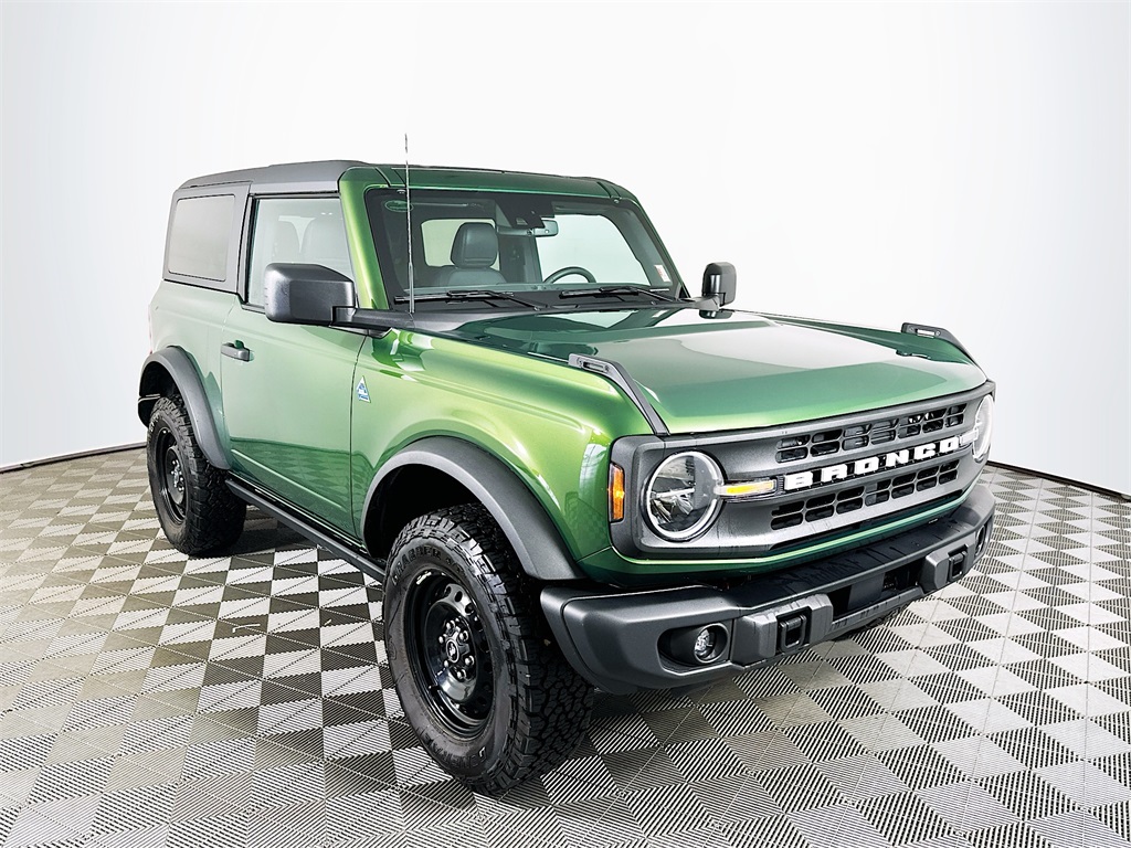 2023 Ford Bronco Black Diamond photo 3