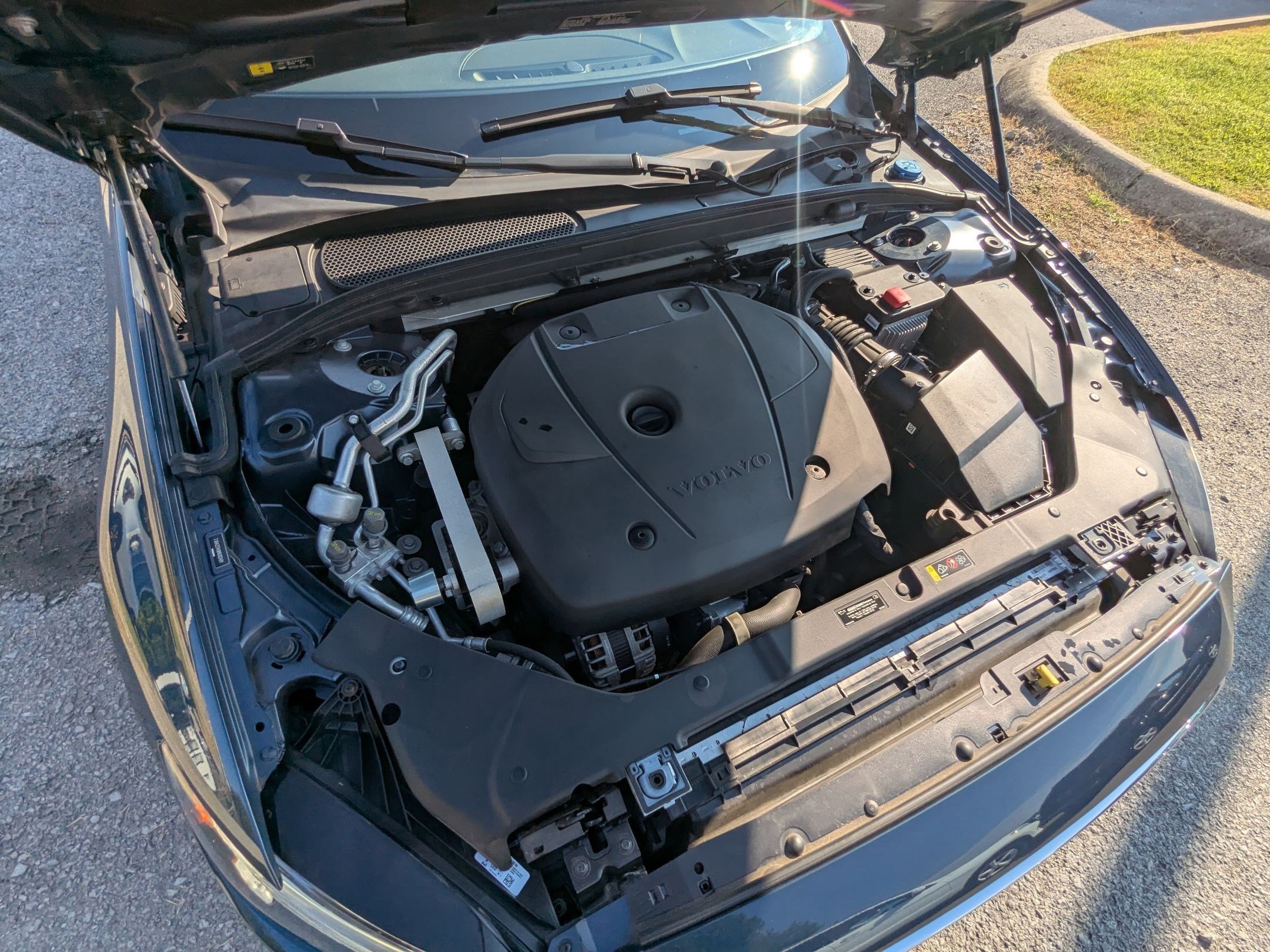 2021 Volvo S60 Momentum photo 36