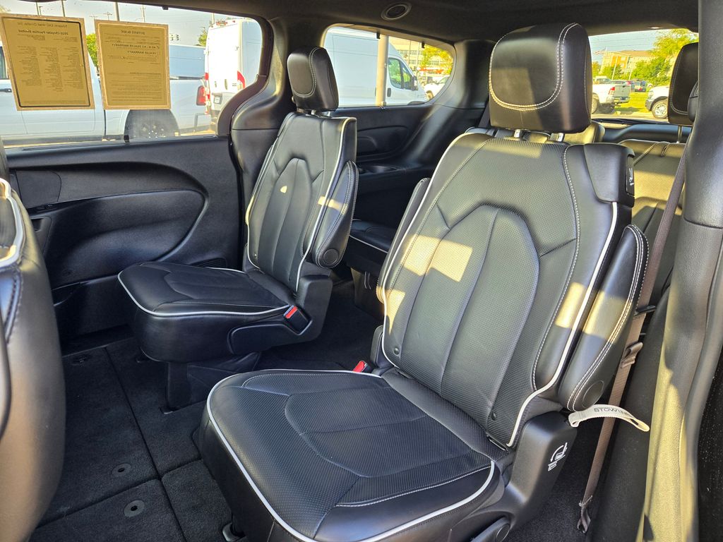 2025 Chrysler Pacifica Limited photo 27