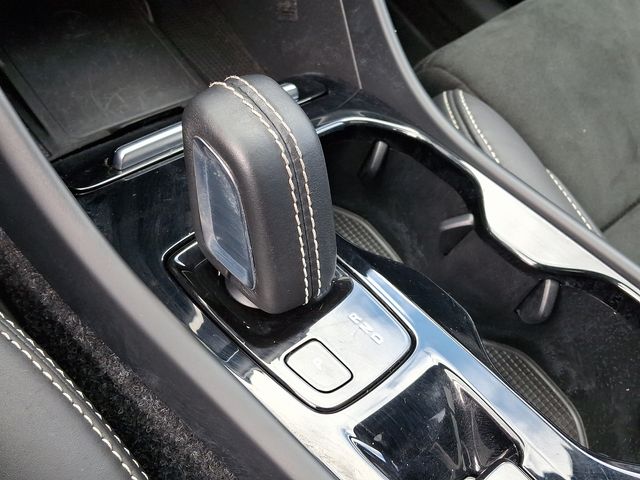 2022 Volvo XC40 R-Design AWD photo 16