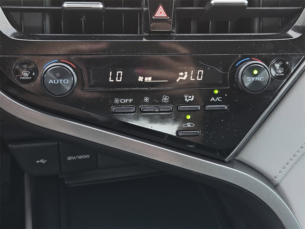 2022 Toyota Camry LE photo 15