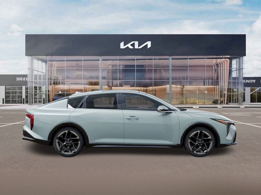 2025 Kia K4 GT-Line photo 4