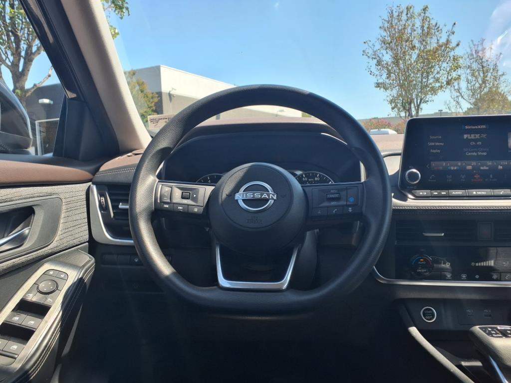 2023 Nissan Rogue SV photo 7