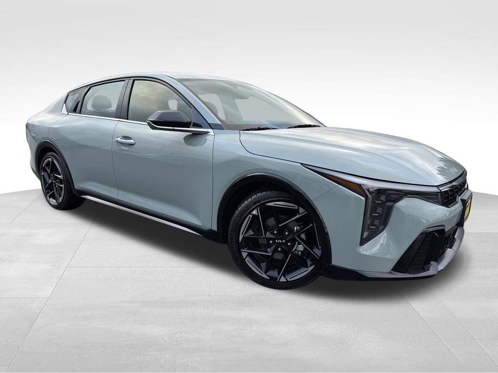 2025 Kia K4 GT-Line's photo