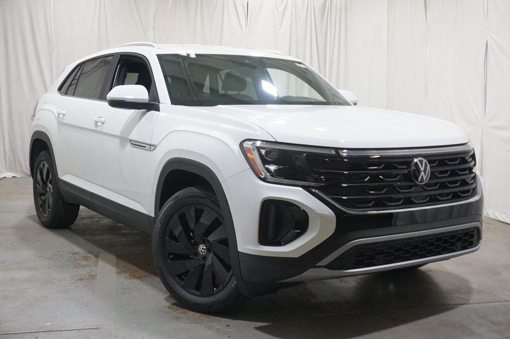 2025 Volkswagen Atlas Cross Sport SE Technology photo 3