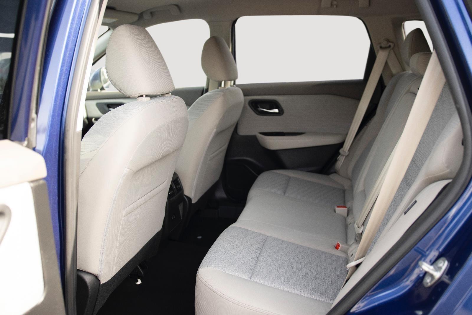 2021 Nissan Rogue SV photo 12