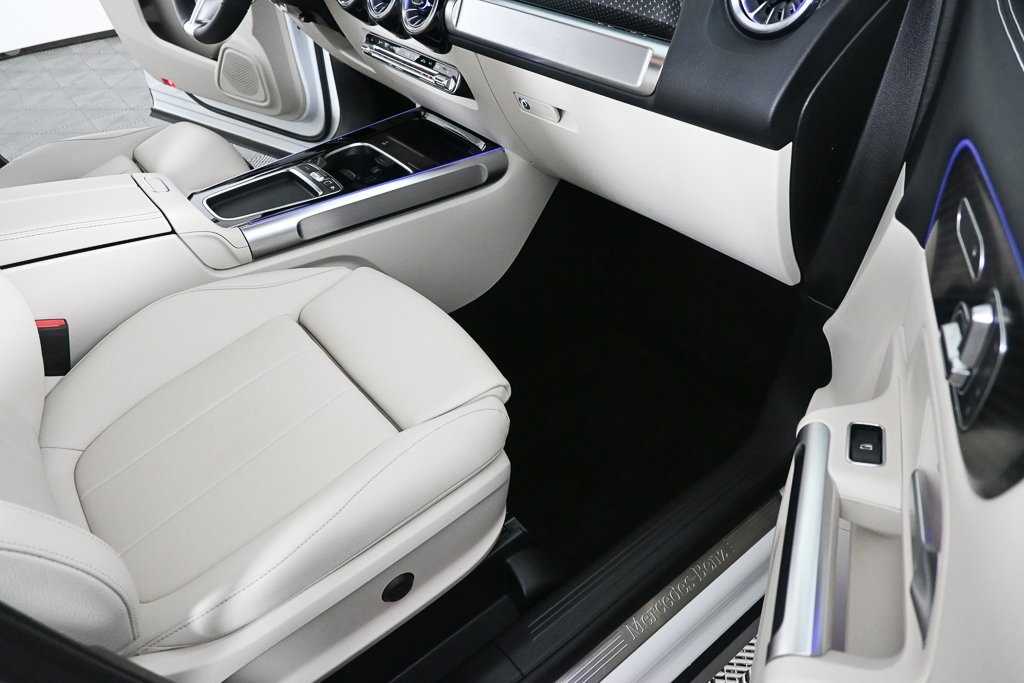 2025 Mercedes Benz GLB 250 photo 18