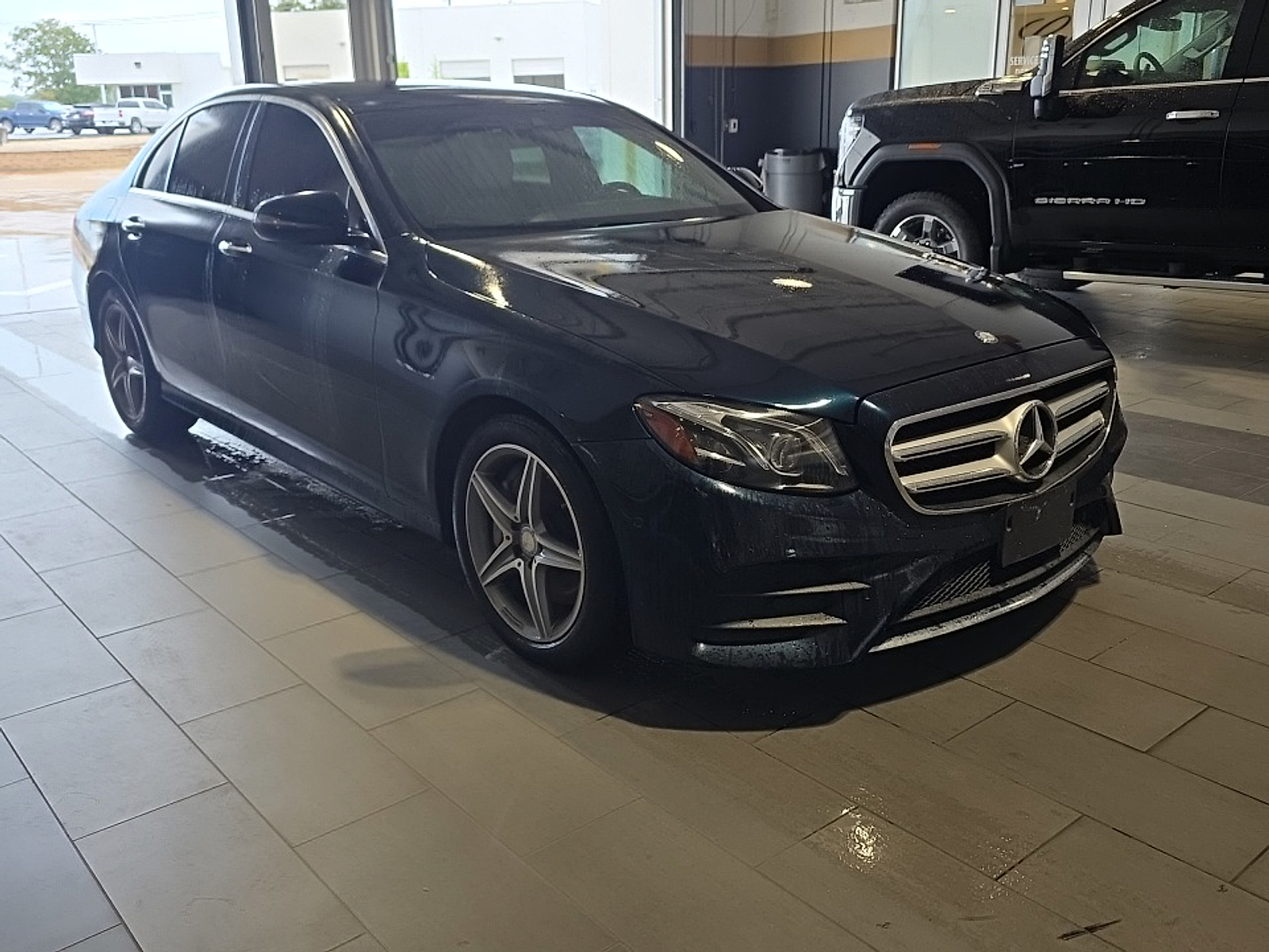 2017 Mercedes Benz E 300 4MATIC photo 3