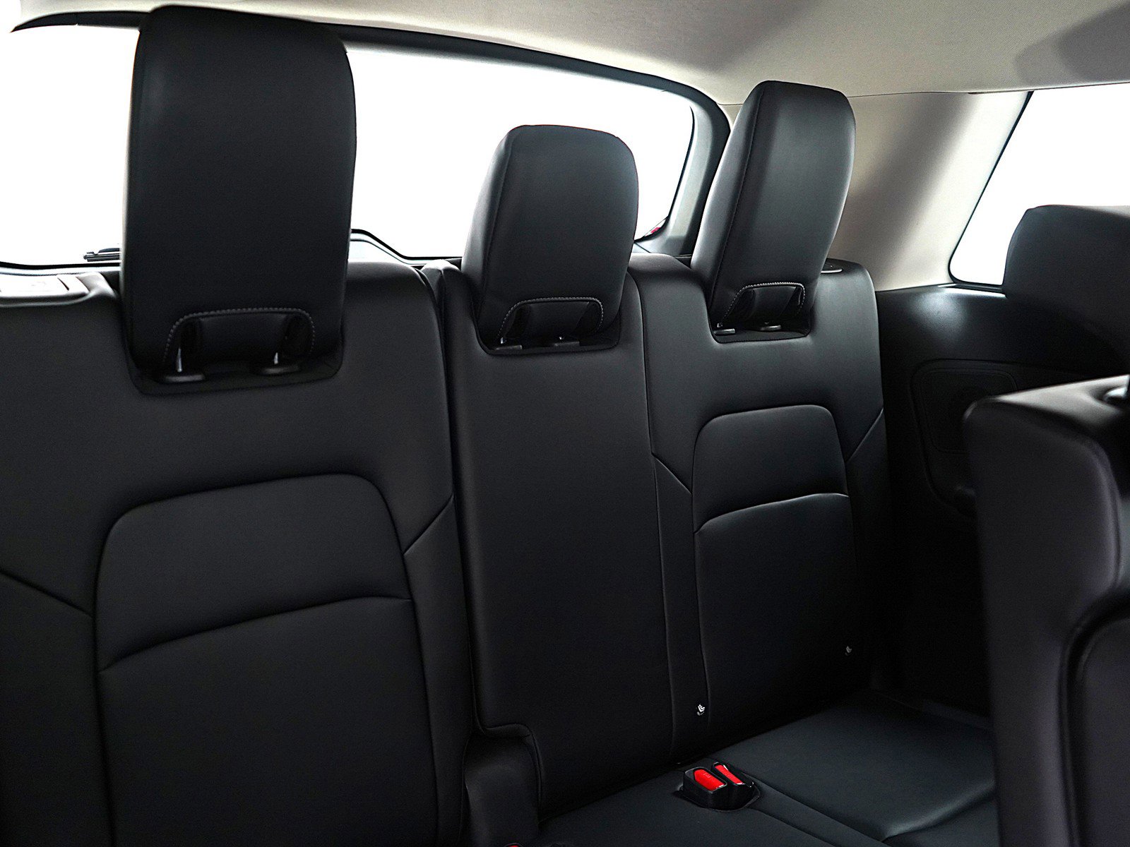 2023 Nissan Pathfinder Platinum photo 12