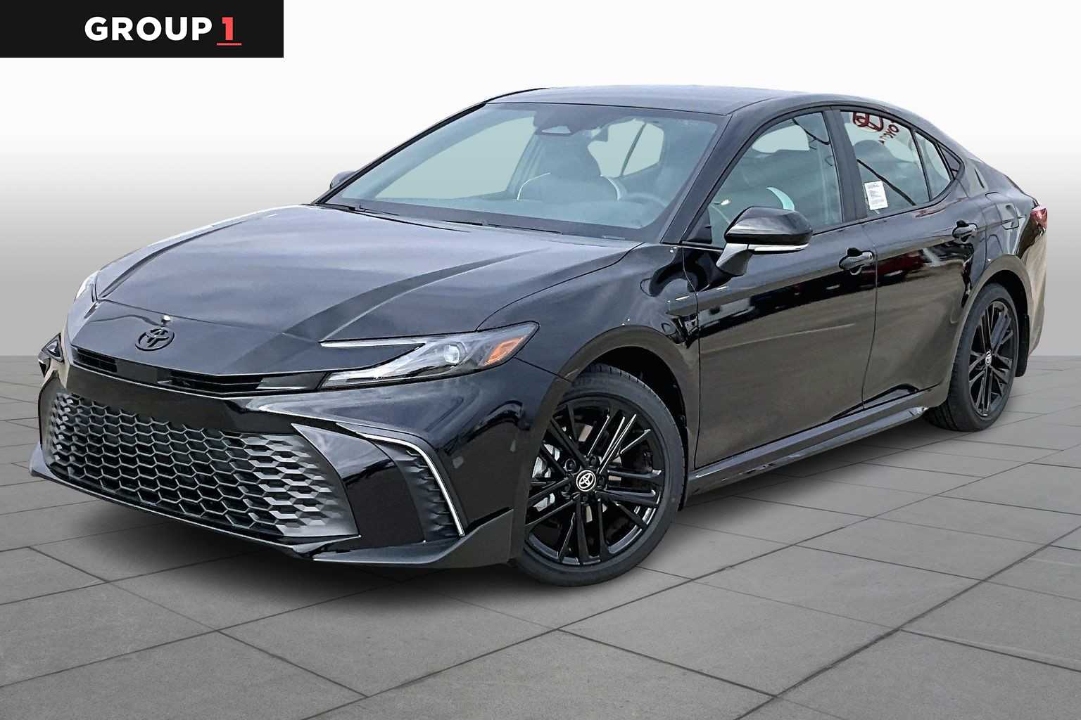 2026 Toyota Camry SE's photo